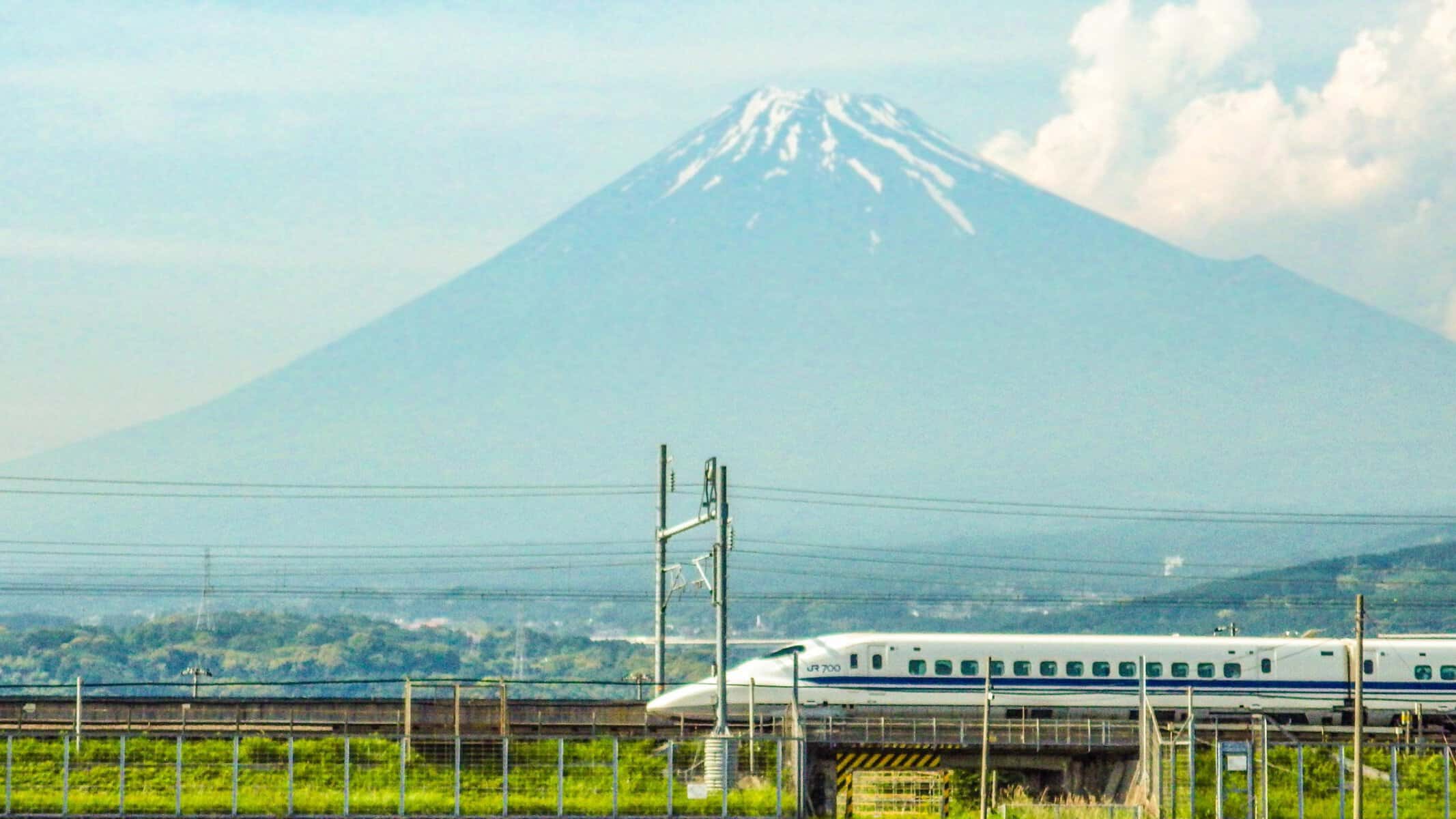 Vintage Ventures: Exploring Retro Railways Across the Globe 8 Side Japans Rails